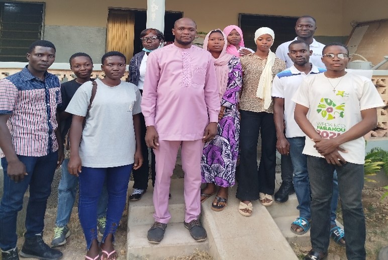 Photo de groupe des participants et formateurs d'un atelier